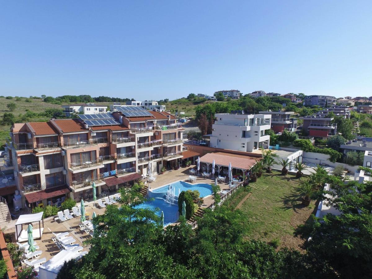 Семеен Хотел Golden Place Szozopol Kültér fotó