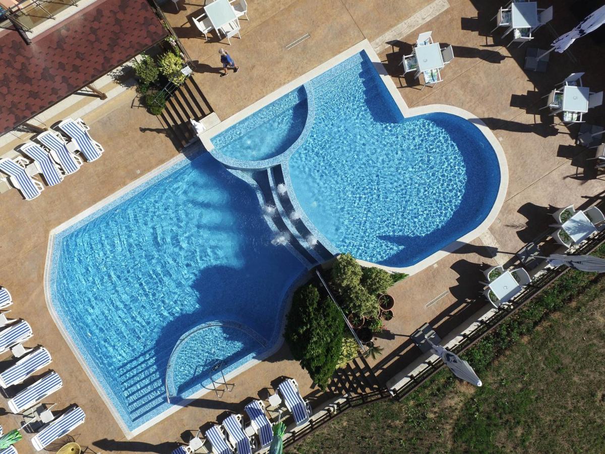 Семеен Хотел Golden Place Szozopol Kültér fotó