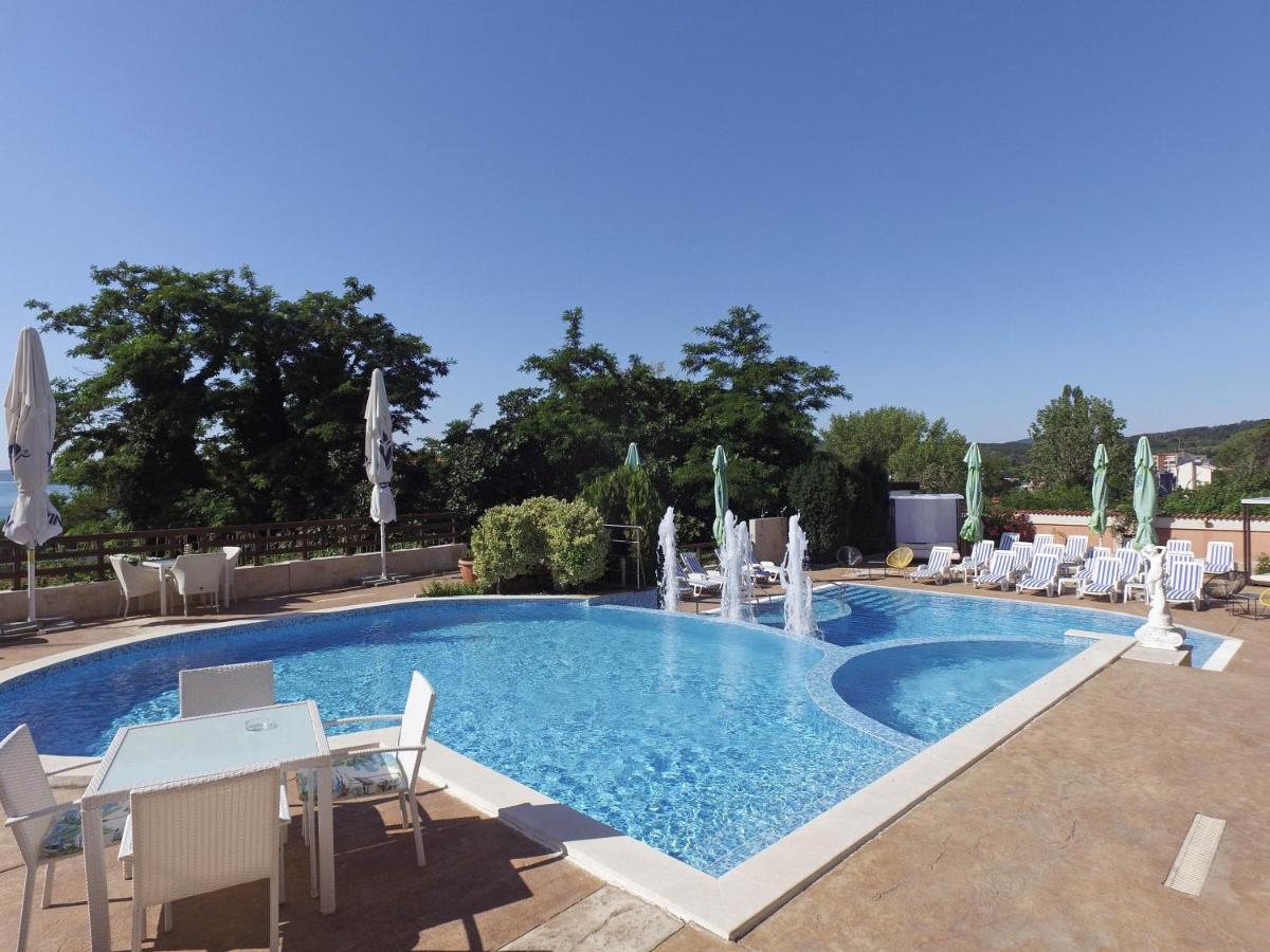 Семеен Хотел Golden Place Szozopol Kültér fotó