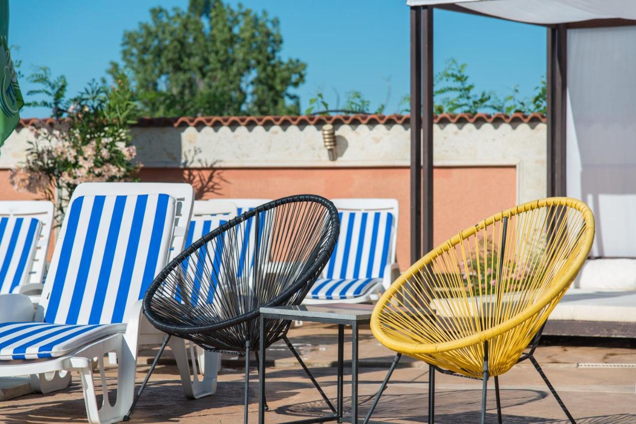 Семеен Хотел Golden Place Szozopol Kültér fotó