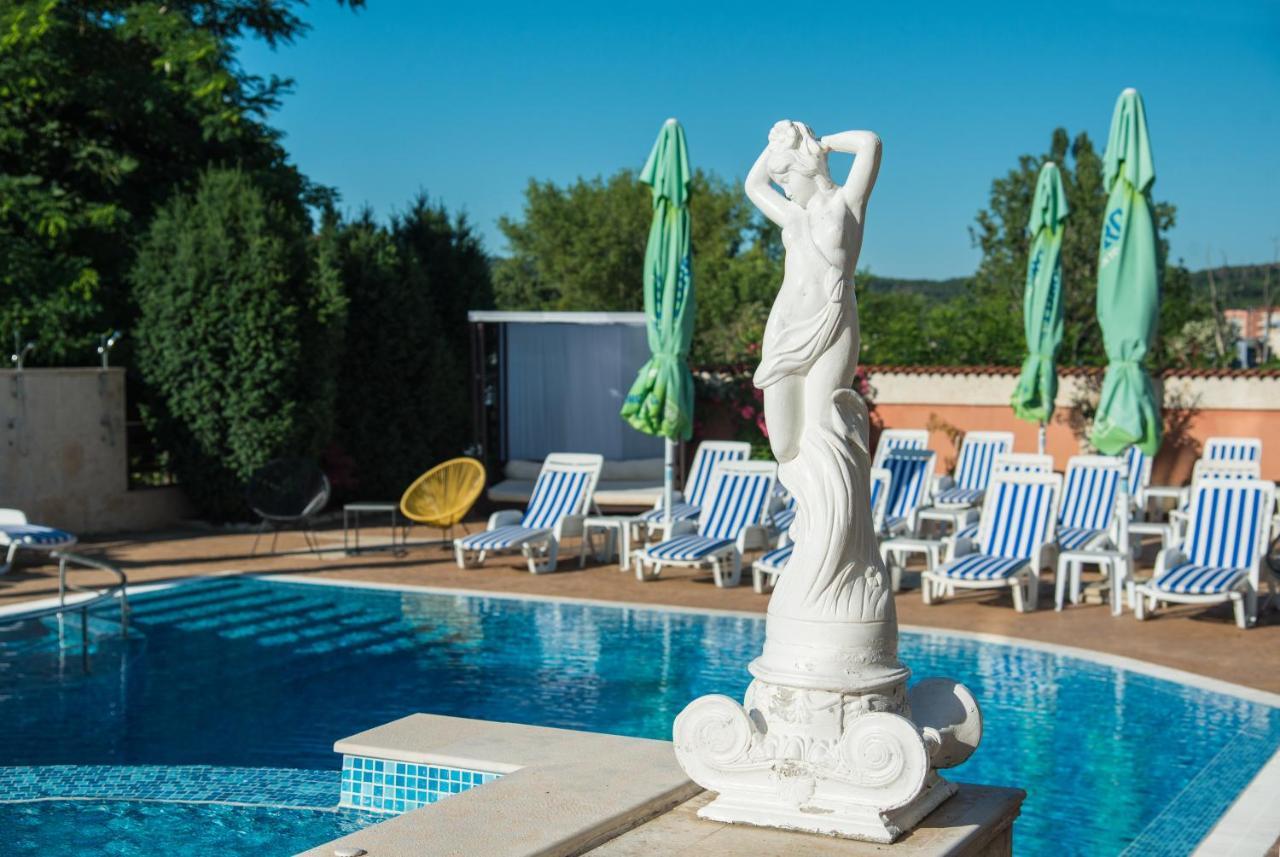 Семеен Хотел Golden Place Szozopol Kültér fotó