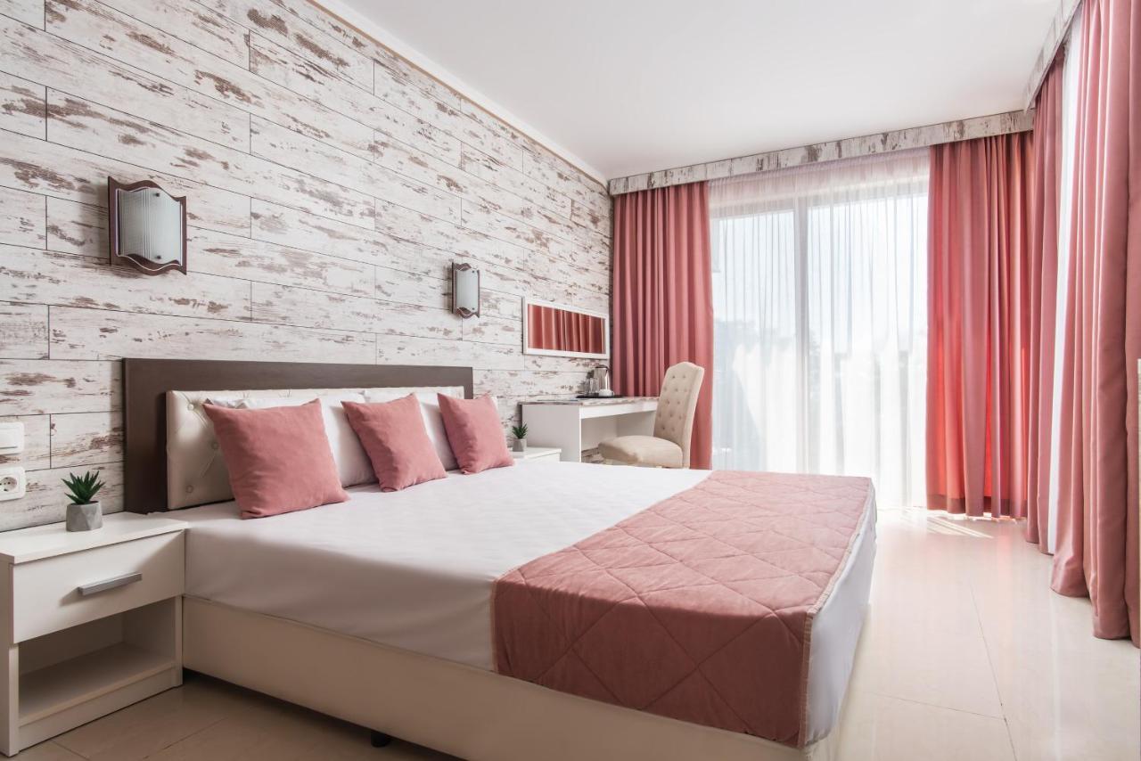 Семеен Хотел Golden Place Szozopol Kültér fotó