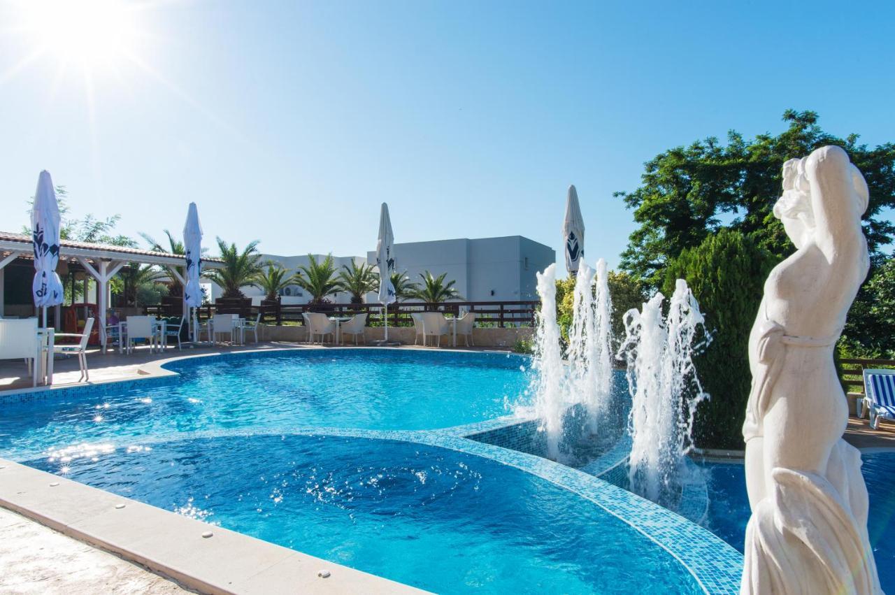 Семеен Хотел Golden Place Szozopol Kültér fotó