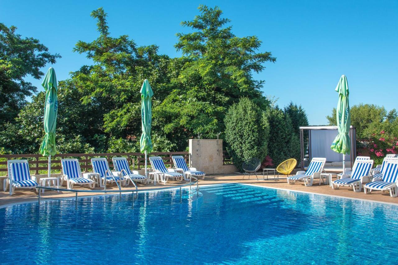 Семеен Хотел Golden Place Szozopol Kültér fotó